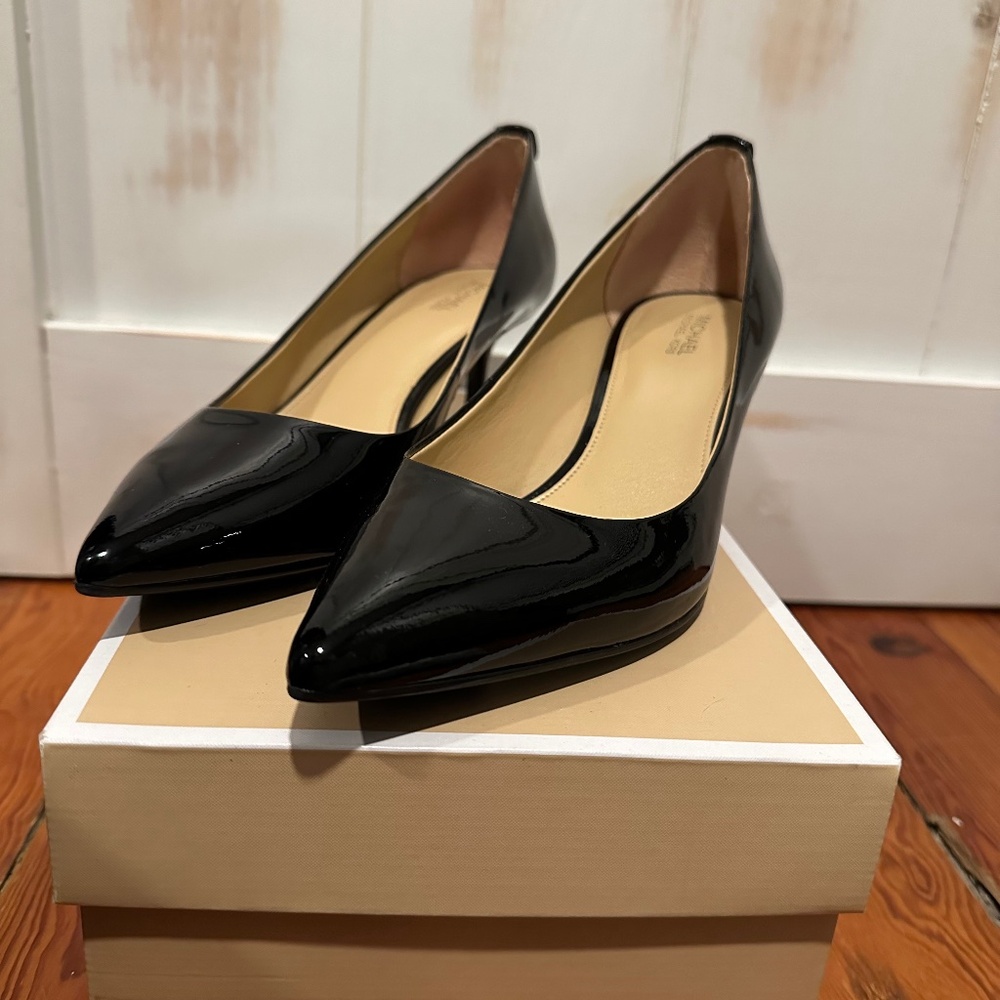 Michael Kors Flex Kitten Pump 8